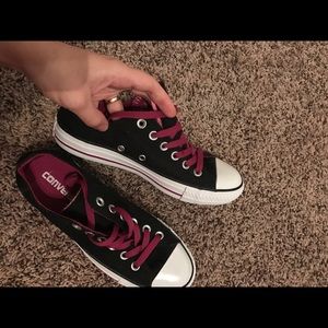 Size 7 women's converse